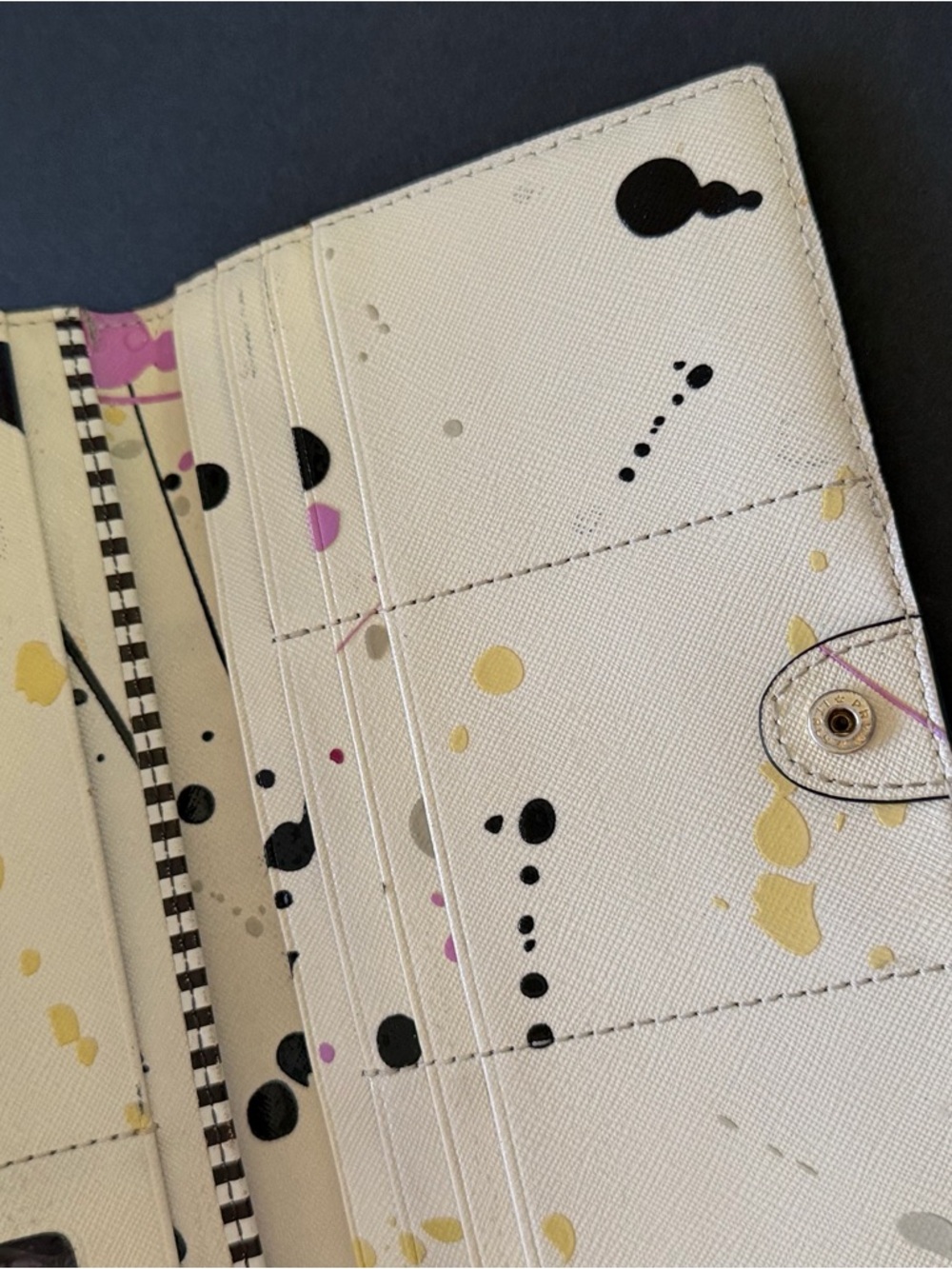 Henri Bendel West 57th Beige Splatter Paint Wallet Leather Zip Travel Slim - Picture 9 of 12